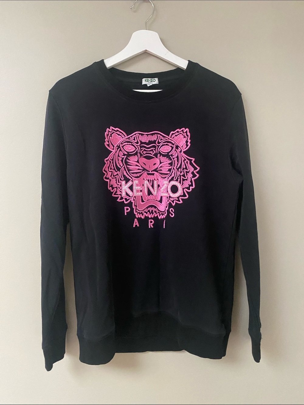 Kenzo Black Crewneck Sweatshirt with Pink Tiger embroidered graphic size large